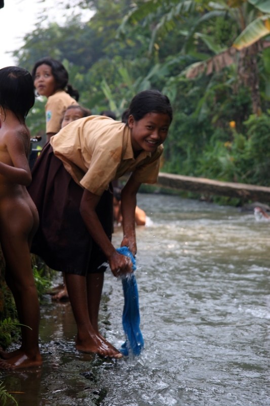 Washing day, Java Indonesia 2.jpg - Indonesia Java. Washing day